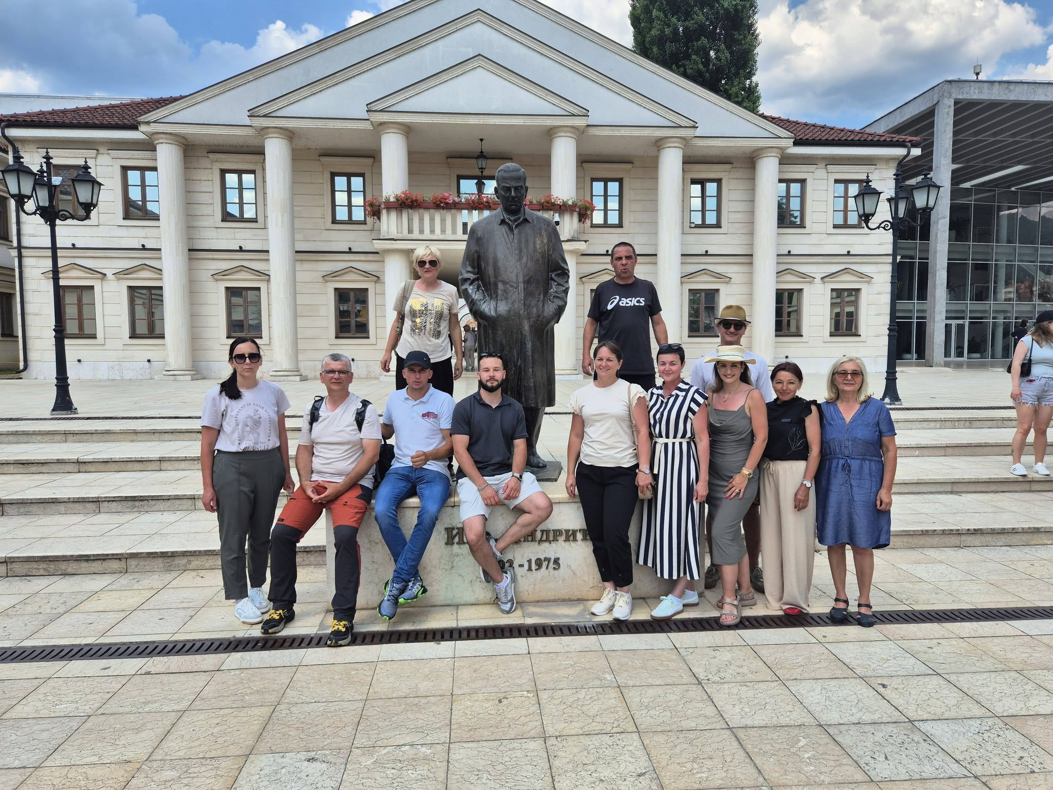 НАГРАДНА ЕКСКУРЗИЈА ЗА НАСТАВНИКЕ – ЗАСЛУЖЕНО ПРИЗНАЊЕ ЗА ПОСВЕЋЕНОСТ И РЕЗУЛТАТЕ